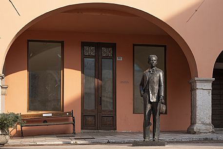 Gorizia- Carlo Michelstaedter statue