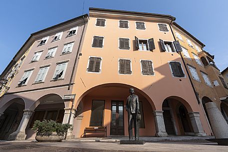 Gorizia- Carlo Michelstaedter statue