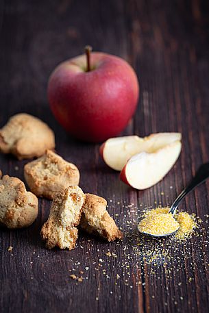 Biscotti Blave di Mortean e Mele - Dolci à la Card