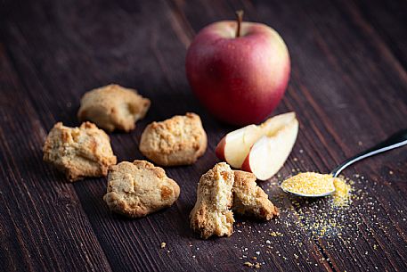Biscotti Blave di Mortean e Mele - Dolci à la Card