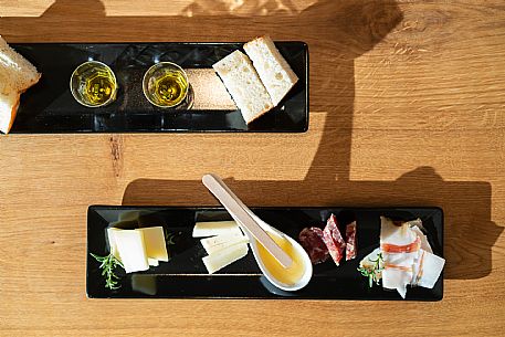 Còntime Food and Tasting