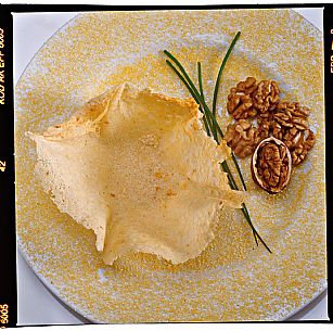 Crumbly Frico and nuts