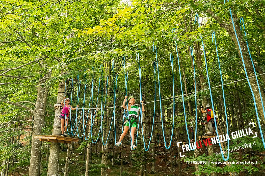 Located in a wonderful beech forest near the tourist resort of Piancavallo, a few hundred meters from the services of the town centre, the Rampy Park offers fun, excitement and the possibility of spending a day outdoors in a safe and stimulating environment. Rampy Park is spread over 50 platforms in 5 different routes differentiated based on difficulty. Everyone from children (over 5 years of age and 1 meter tall) to adults (without age limits) can try it.