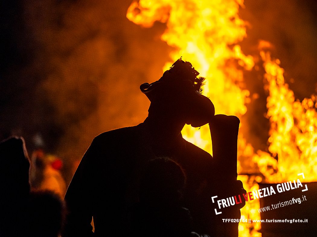 Monte Santo di Lussari.
The Di Prampero slope in Camporosso welcomed 2024 with the 51st of the longest torchlight procession in the entire Alpine arc