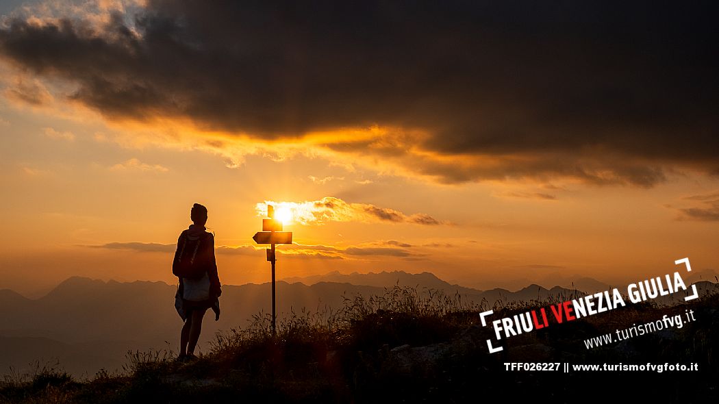 Along the path that leads from the Pellizzo refuge to the top of Mount Matajur, Prealpi Giulie