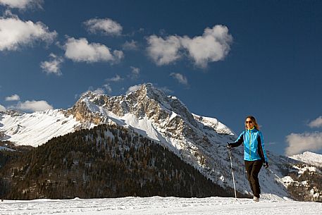 Ciaspolata a Sauris di sopra, il Bivera sullo sfondo