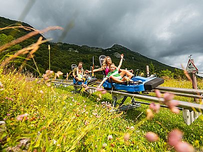 Bob on rail Piancavallo: the hilarious fun that will allow adults and children to experience an exciting adventure aboard two-seater sleds, along 1,000 meters of bumps, curves and parabolic turns!