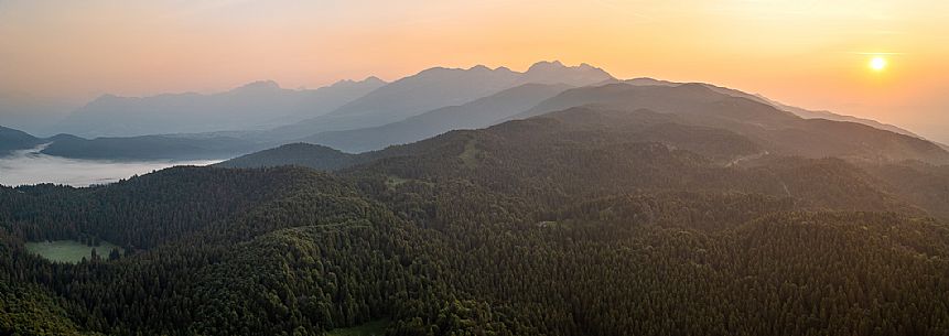 Sunrise over Candaglia, in the background the Cavallo group and Cansiglio