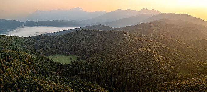 Sunrise over Candaglia, in the background the Cavallo group and Cansiglio