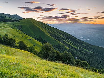 Sunrise on the Friulian plain from Piancavallo (Castaldia)