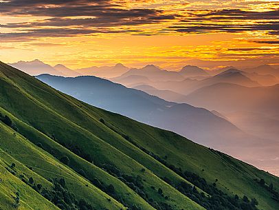 Sunrise on the Friulian plain from Piancavallo (Castaldia)