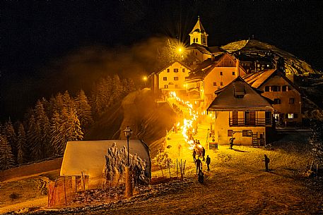 Monte Santo di Lussari.
The Di Prampero slope in Camporosso welcomed 2024 with the 51st of the longest torchlight procession in the entire Alpine arc