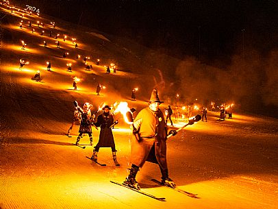 Monte Santo di Lussari.
The Di Prampero slope in Camporosso welcomed 2024 with the 51st of the longest torchlight procession in the entire Alpine arc