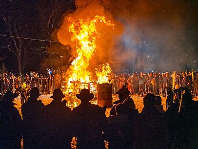 Monte Santo di Lussari.
The Di Prampero slope in Camporosso welcomed 2024 with the 51st of the longest torchlight procession in the entire Alpine arc