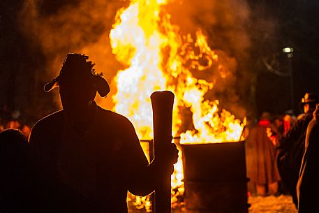 Monte Santo di Lussari.
The Di Prampero slope in Camporosso welcomed 2024 with the 51st of the longest torchlight procession in the entire Alpine arc