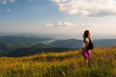 Along the path that leads from the Pellizzo refuge to the top of Mount Matajur, Prealpi Giulie