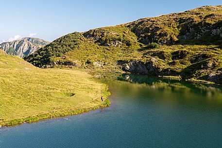 Avostanis Lake, along the path from Malga Pramosio
