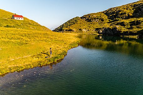 Avostanis Lake, along the path from Malga Pramosio
