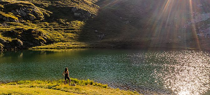 Avostanis Lake, along the path from Malga Pramosio
