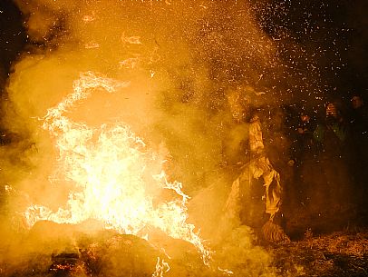 Krampus and St Nicholas, the tradition of 5 December in Tarvisio. Here in Rutte Grande Krampus and St Nicholas, the tradition of 5 December in Tarvisio. Here in Rutte Grande
