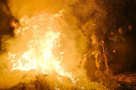Krampus and St Nicholas, the tradition of 5 December in Tarvisio. Here in Rutte Grande Krampus and St Nicholas, the tradition of 5 December in Tarvisio. Here in Rutte Grande