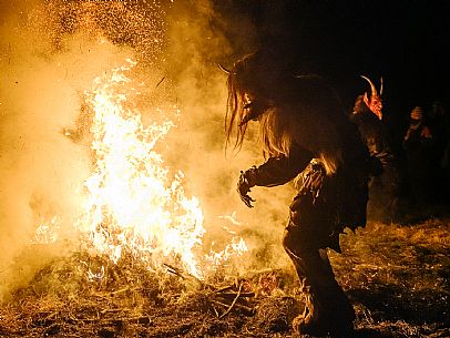 Krampus and St Nicholas, the tradition of 5 December in Tarvisio. Here in Rutte Grande Krampus and St Nicholas, the tradition of 5 December in Tarvisio. Here in Rutte Grande
