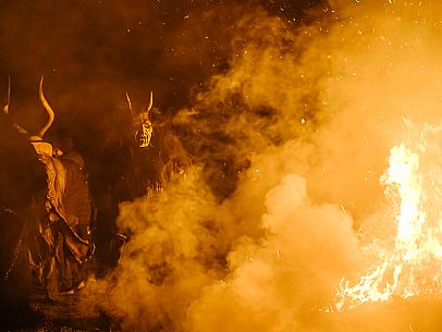 Krampus and St Nicholas, the tradition of 5 December in Tarvisio. Here in Rutte Grande Krampus and St Nicholas, the tradition of 5 December in Tarvisio. Here in Rutte Grande
