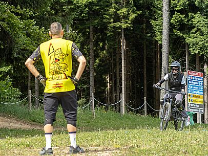 The Angel Bike Park offers a real alternative for those seeking adrenaline and fun, with two routes, Cervo for beginners and Lince, longer, for the more experienced. Tarvisio, Piana dell'Angelo.
