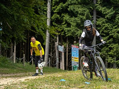 The Angel Bike Park offers a real alternative for those seeking adrenaline and fun, with two routes, Cervo for beginners and Lince, longer, for the more experienced. Tarvisio, Piana dell'Angelo.