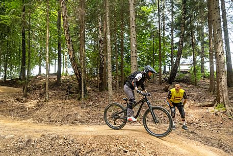 The Angel Bike Park offers a real alternative for those seeking adrenaline and fun, with two routes, Cervo for beginners and Lince, longer, for the more experienced. Tarvisio, Piana dell'Angelo.