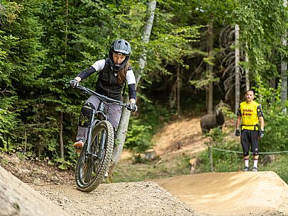 The Angel Bike Park offers a real alternative for those seeking adrenaline and fun, with two routes, Cervo for beginners and Lince, longer, for the more experienced. Tarvisio, Piana dell'Angelo.
