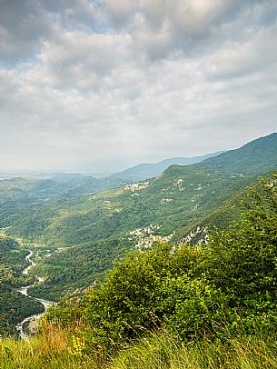 Circular hike from Somp Cornino on Monte Prat to Monte Cuar with views of the Tagliamento river