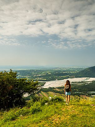 Circular hike from Somp Cornino on Monte Prat to Monte Cuar with views of the Tagliamento river