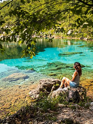Circular hike from Somp Cornino on Monte Prat to Monte Cuar with views of the Tagliamento river