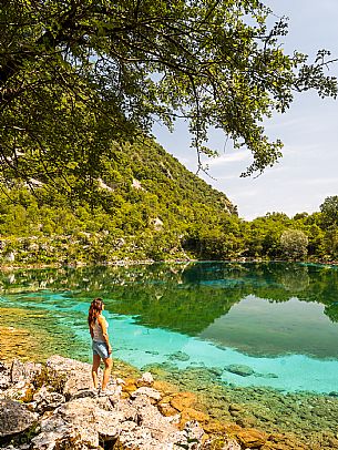 Circular hike from Somp Cornino on Monte Prat to Monte Cuar with views of the Tagliamento river