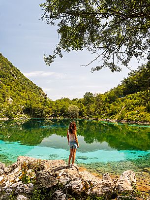 Circular hike from Somp Cornino on Monte Prat to Monte Cuar with views of the Tagliamento river