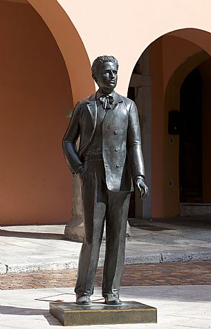 Gorizia, Carlo Michelstaedter statue
