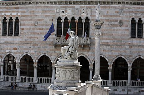 Udine, Piazza Libertà