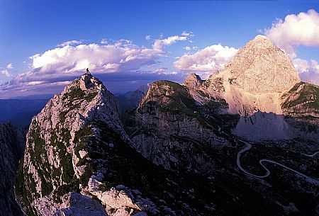 Il versante occidentale del Mangart dalle Cime Verdi, sul confine Italo-Sloveno. Tarvisiano, Friuli Venezia Giulia.