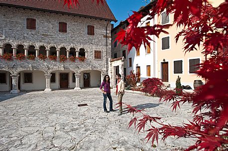 Barcis, Palazzo Centi