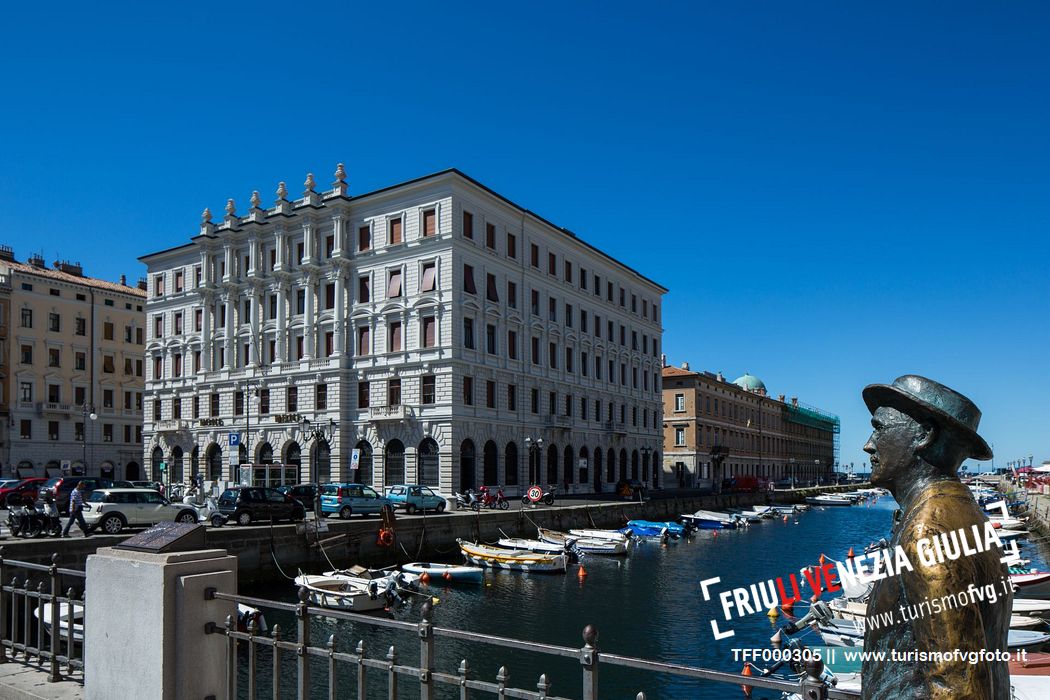 James Joyce's statue  - Canal Grande