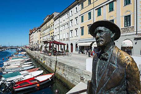 James Joyce's statue  - Canal Grande