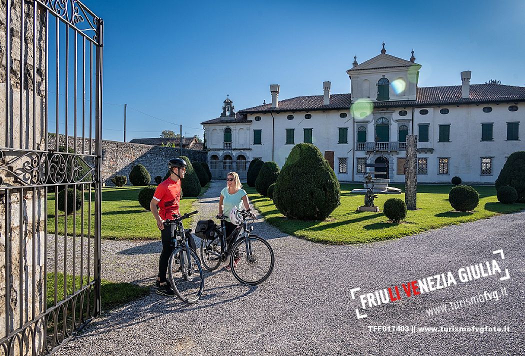 Alpe Adria cycle path - Udine-Cividale-Finanziato dal Fondo europeo di sviluppo regionale e Interreg V-A Italia-Austria 2014-2020 progetto BIKE NAT