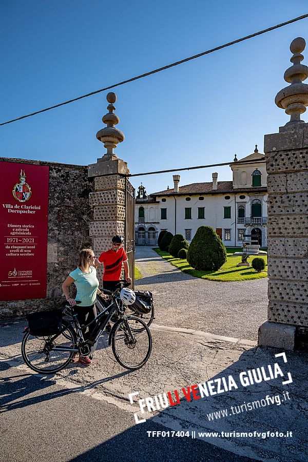 Alpe Adria cycle path - Udine-Cividale-Finanziato dal Fondo europeo di sviluppo regionale e Interreg V-A Italia-Austria 2014-2020 progetto BIKE NAT