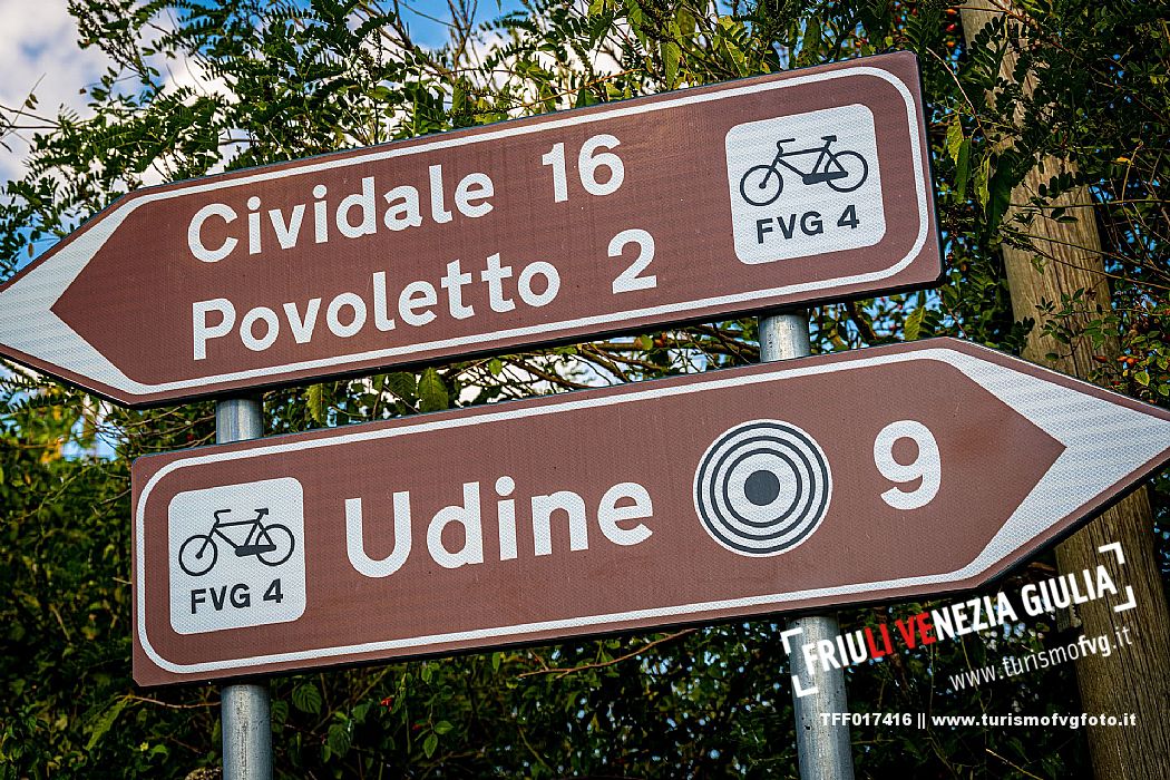 Alpe Adria cycle path - Udine-Cividale-Finanziato dal Fondo europeo di sviluppo regionale e Interreg V-A Italia-Austria 2014-2020 progetto BIKE NAT