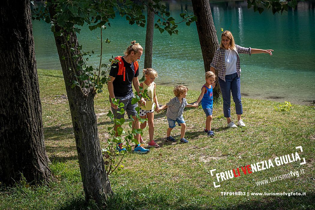 Lago di Cavazzo o dei Tre Comuni