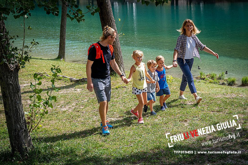 Lago di Cavazzo o dei Tre Comuni