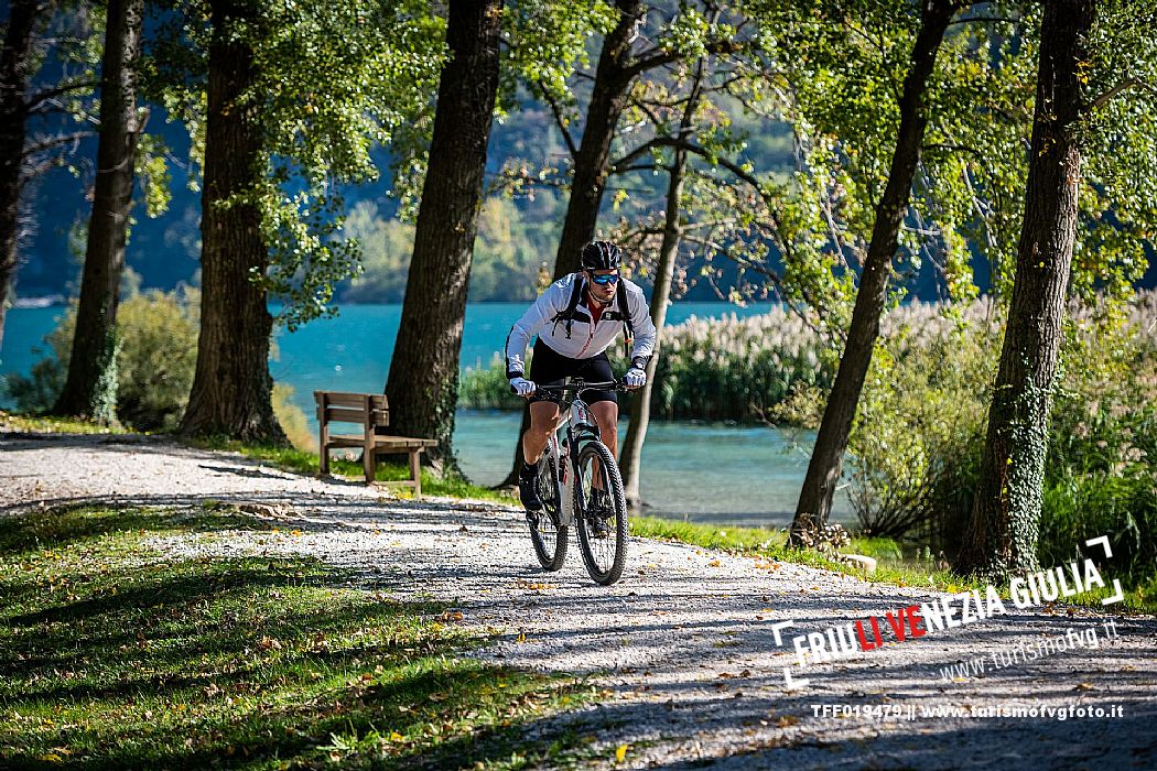 Lago di Cavazzo o dei Tre Comuni