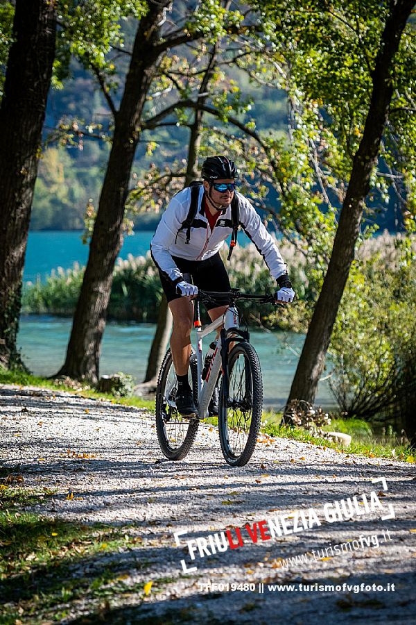 Lago di Cavazzo o dei Tre Comuni