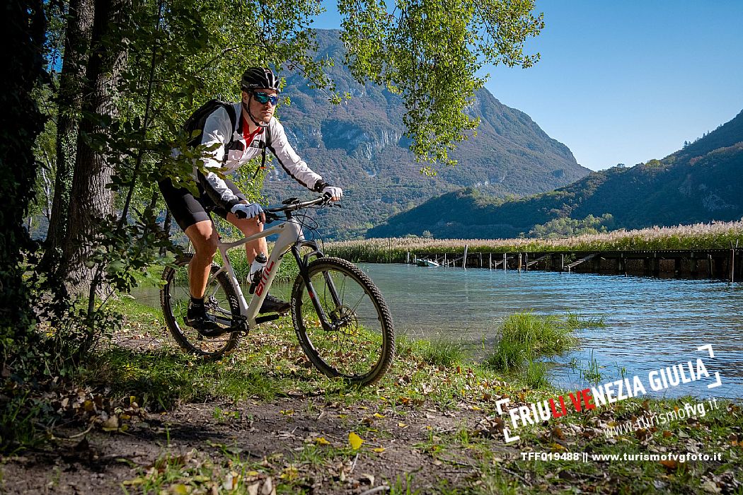 Lago di Cavazzo o dei Tre Comuni